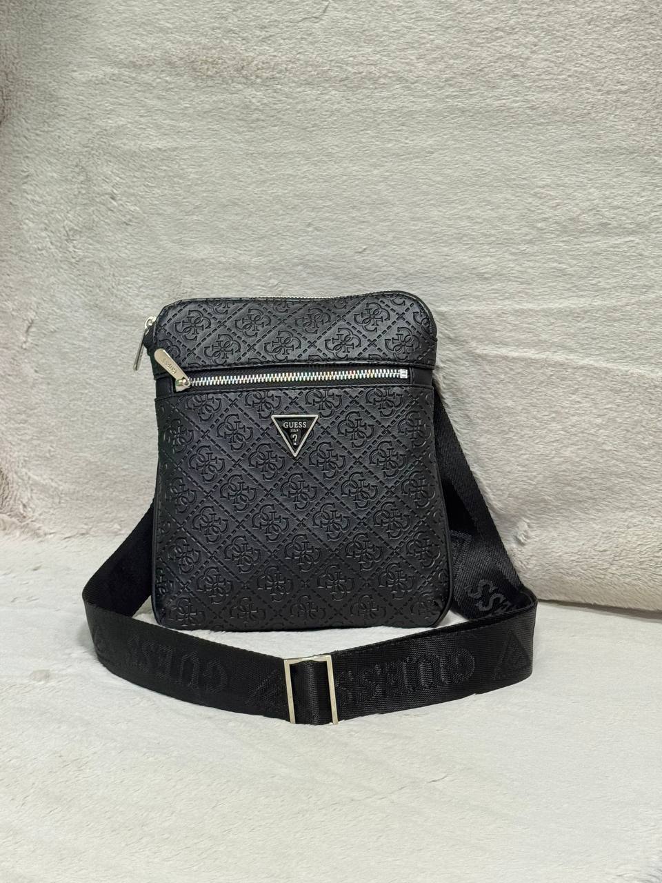 Τσαντάκι Guess - Code 72720