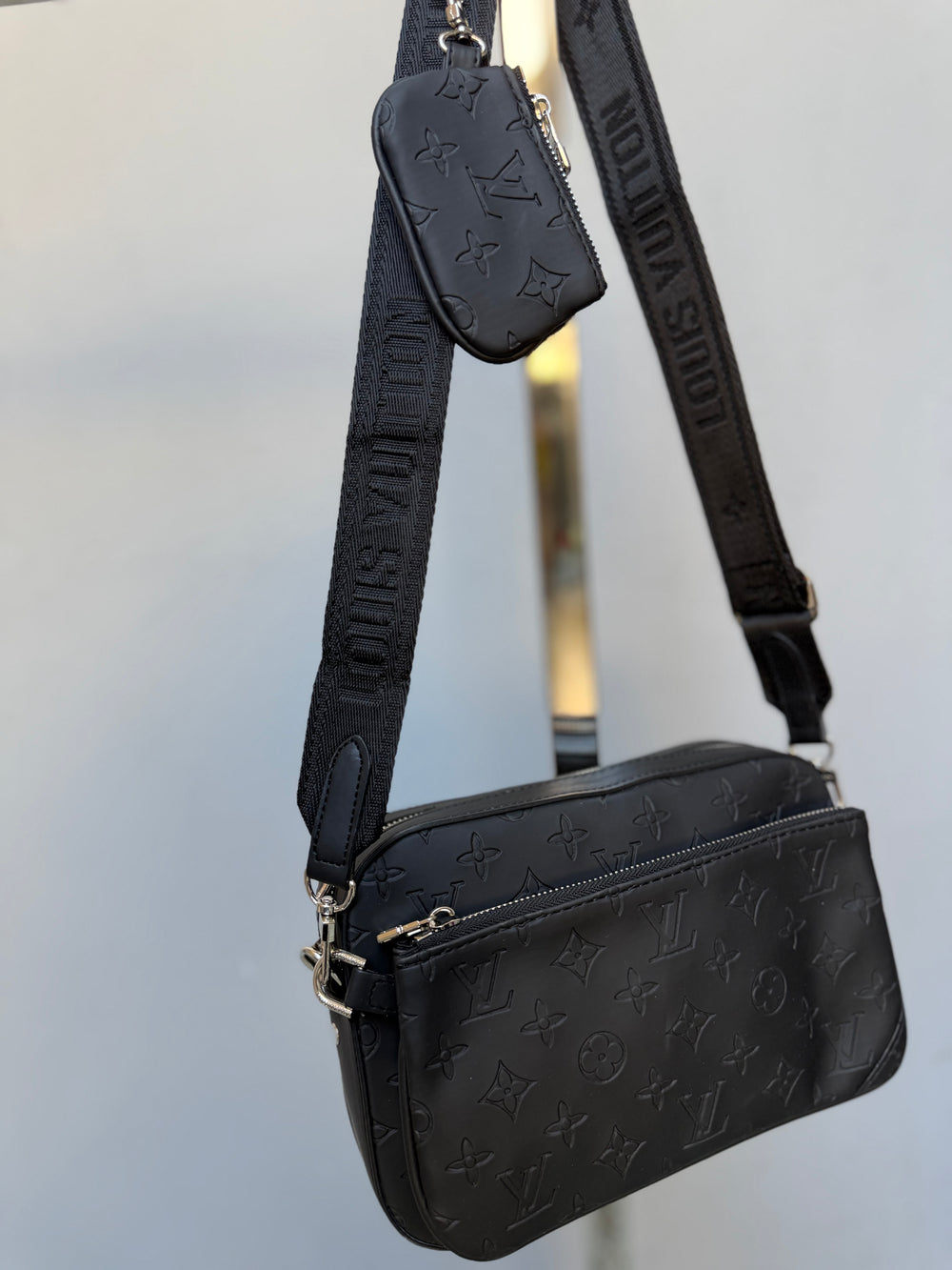 Τσαντάκι Louis Vuitton - Code 72629