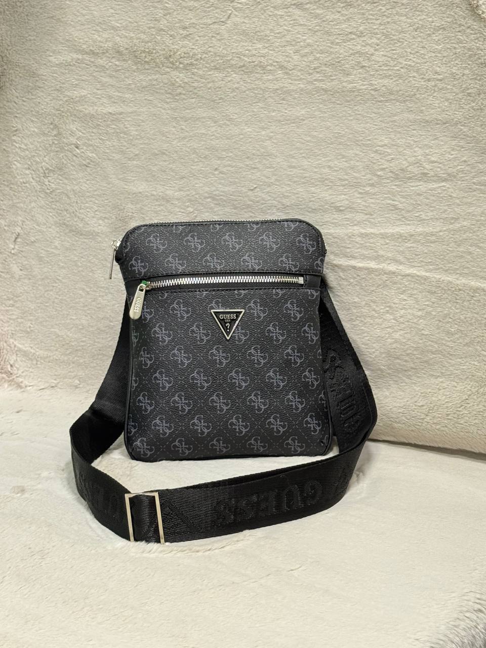 Τσαντάκι Guess - Code 72721